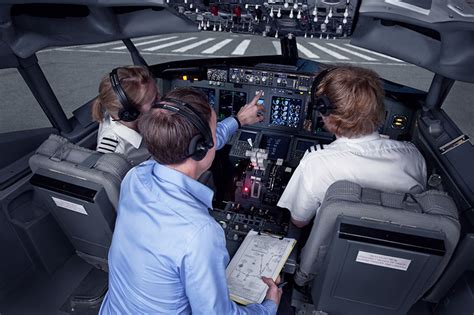 B737 Flight Simulator | Expert instructors Near London UK