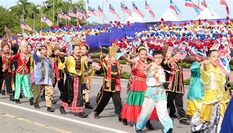 Over 10,000 take part in Merdeka Day celebration