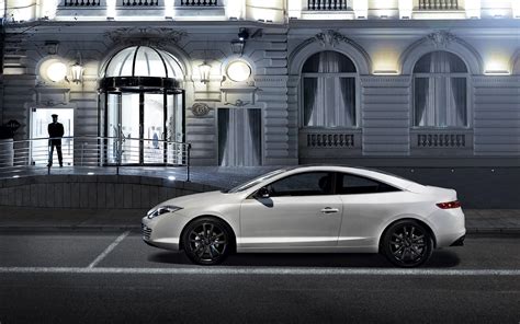 Wallpapers of beautiful cars: Renault Laguna Coupé