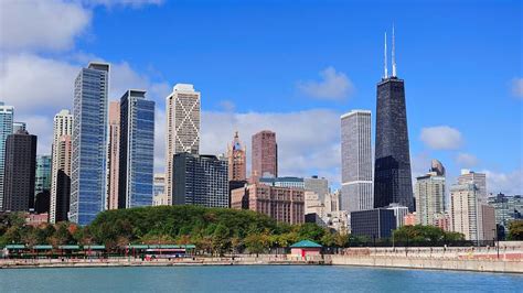 25 Famous Illinois Landmarks You Must Visit