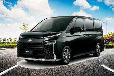 Toyota Voxy Terbaru Sudah Mendarat di Indonesia, Bakal Dikenalkan di ...