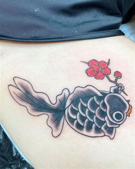 Goldfish Tattoo, Japanese Goldfish Tattoo, Traditional Goldfish Tattoo ...