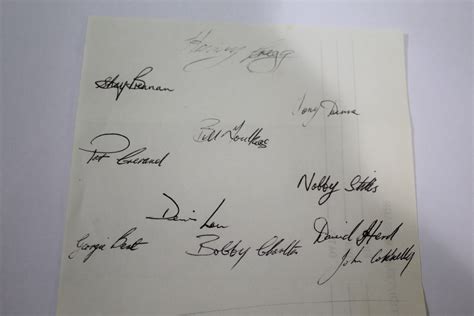 Collection of Manchester United autographs - Antique Collecting