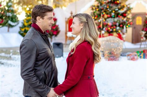 From Hallmark to Lifetime to Netflix: 11 Must-Watch Christmas Movies of 2018 | Viral Fe ...