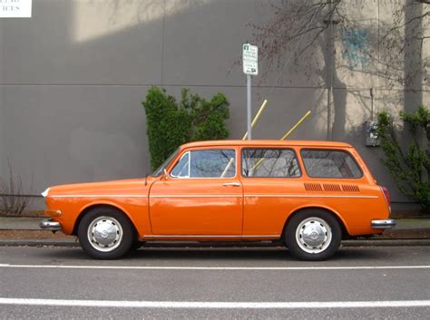 OLD PARKED CARS.: 1970 Volkswagen 1500 Squareback Wagon.