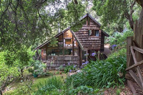 Live the California coastal dream in this romantic cottage for $1.1M - Curbed