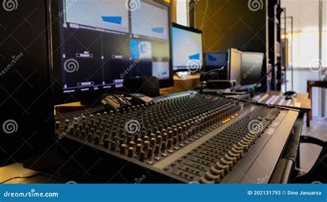 9,367 Tv Broadcast Equipment Stock Photos - Free & Royalty-Free Stock ...