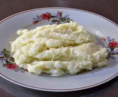 Arroz con Queso: Traditional Bolivian Sticky Rice with Cheese