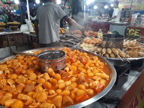 Indonesian street food editorial photography. Image of produce - 257857987