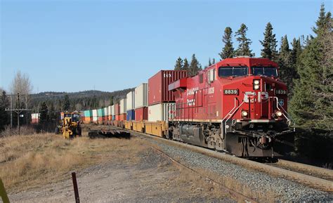 Railpictures.ca - Chris Wilson Photo: Eastbound intermodal/vehicle train 112 climbs the grade at ...