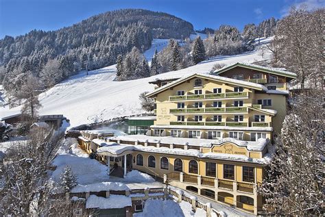 Ski Hotel Zell am See – Hotel at the Ski slope - Ski In and Ski Out in ...