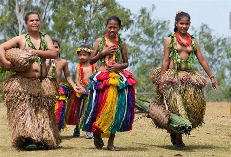 Image : Yapese woman in traditional clothing, Yap Island, Federated ...