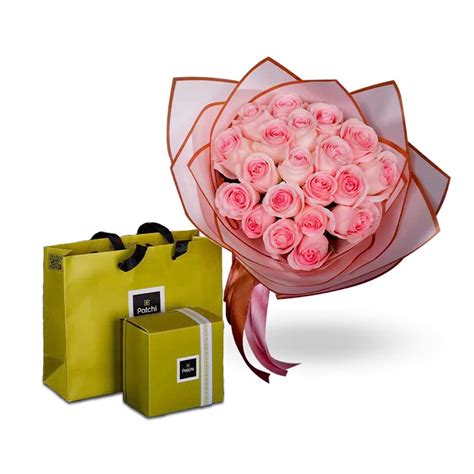 Chocolate & Roses Bouquet - Choiceflowersuae