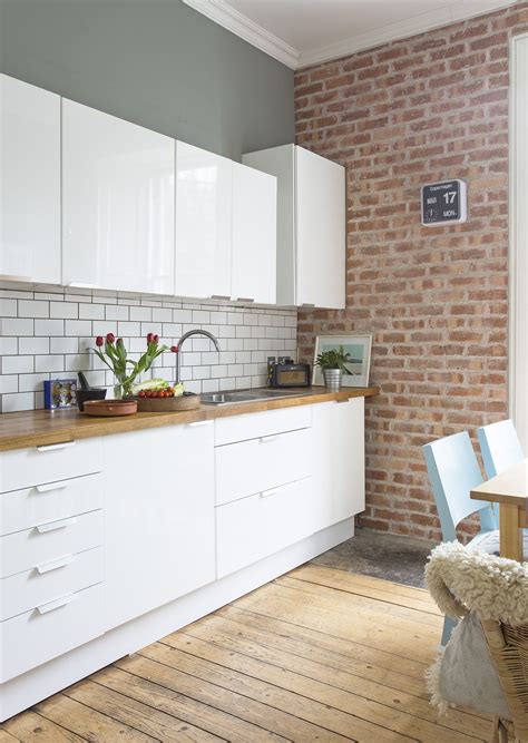 White Kitchen Tile - Real Wood Vs Laminate