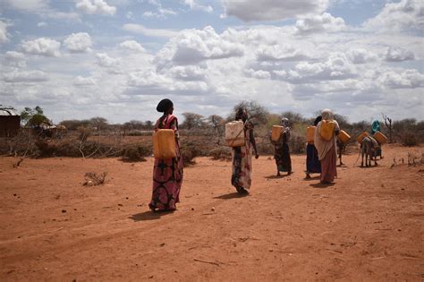 Crisis in Ethiopia: Drought and conflict put 28 million in need ...