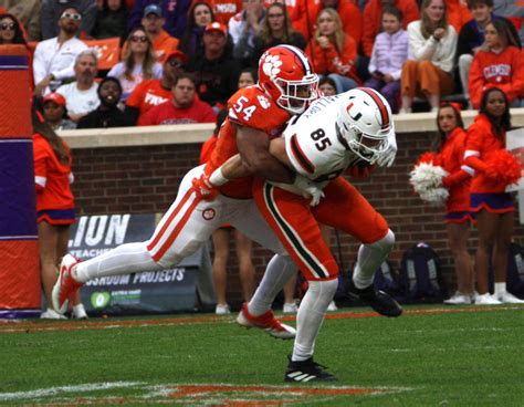 Jeremiah Trotter Jr. Settles in as Clemson's Defensive QB, Playmaker ...