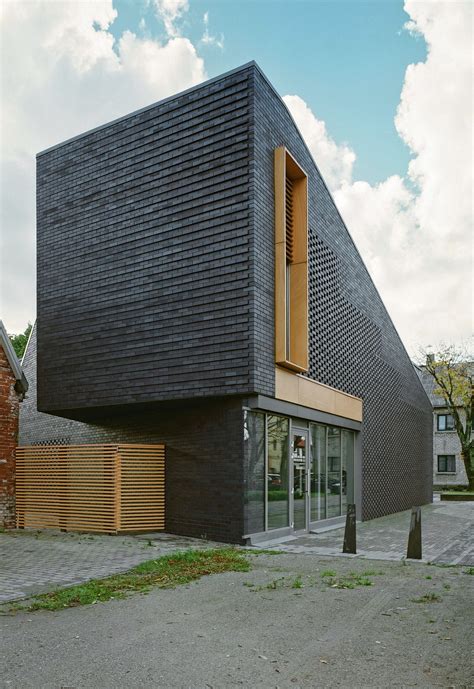 35 Cool Building Facades Featuring Unconventional Design Strategies - [ arch+art+me ]