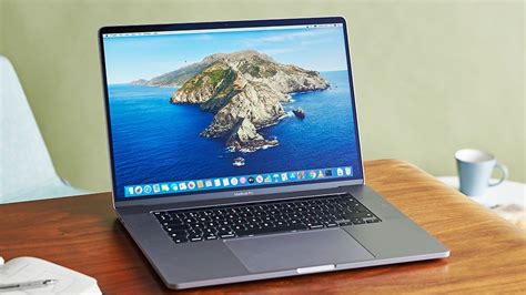 Apple may have a 14-inch MacBook Pro coming later this year, Kuo ...