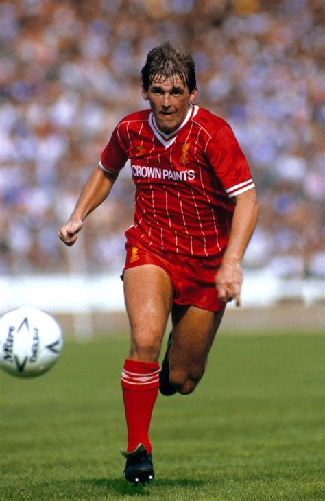 Kenny Dalglish Liverpool 1983 Kenny Dalglish, Crown Paints, Liverpool ...