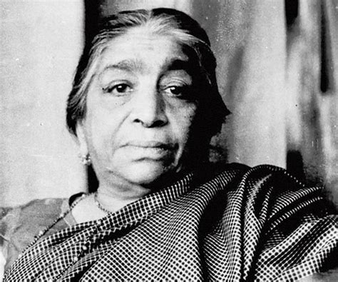 Sarojini Naidu Biography - Childhood, Life Achievements & Timeline