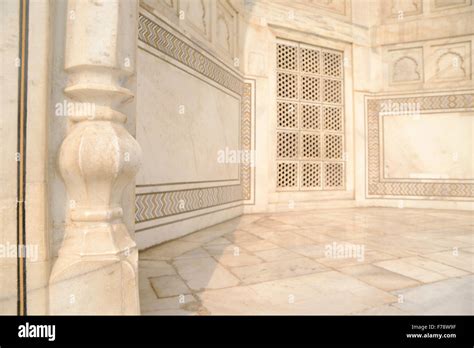 Taj Mahal Architecture Stock Photo - Alamy