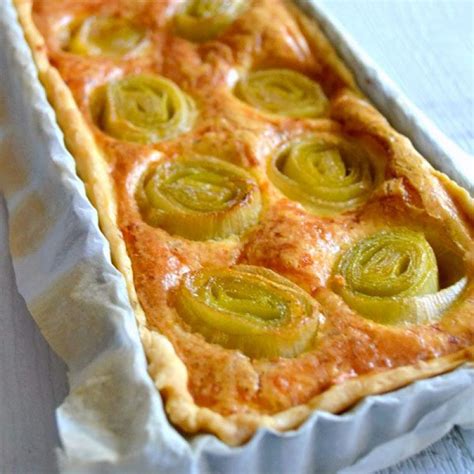 Leek And Cheese Quiche Recipe — Eatwell101