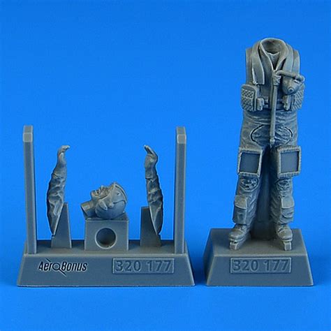 Modern Pilot Figures Released | AeroScale