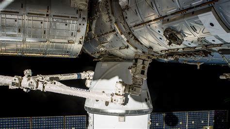 SpaceX cargo ship begins journey back to Earth