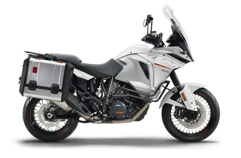 KTM 1290 SUPER ADVENTURE R: ADVENTURE BIKE SPOTLIGHT - Dirt Bike Magazine