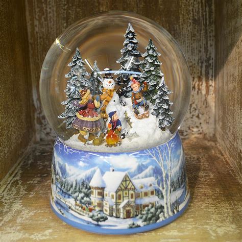 'Large Build a Snowman' Christmas Musical Snow Globe (No. 48039) – Barretts of Woodbridge