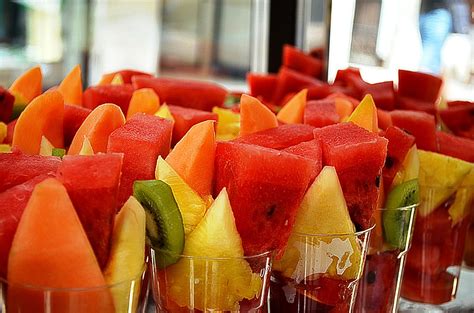 Cómo preparar un coctel de frutas - ¿Cómo lo puedo hacer?