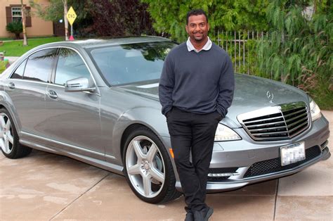 Alfonso Ribeiro 2024: Wife, net worth, tattoos, smoking & body facts - Taddlr