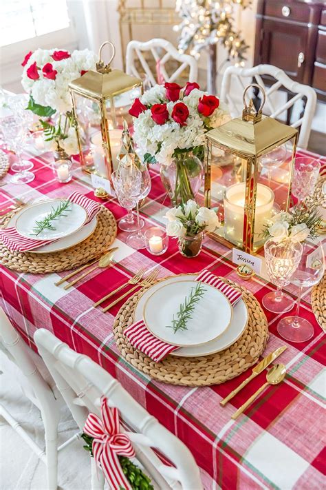 Round Table Christmas Decor Ideas - Lodge State