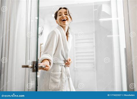 Woman Going To the Bathroom Stock Image - Image of beauty, home: 177422327