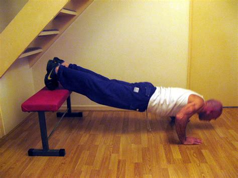 Start Bodyweight Training: Push up progression