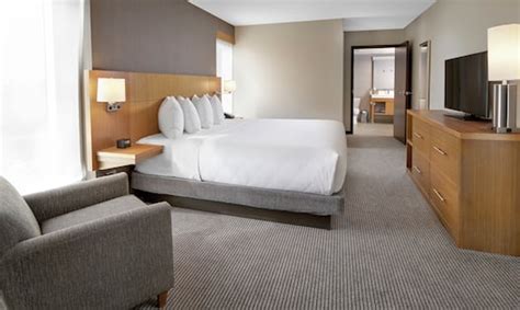 DoubleTree by Hilton Edmonton Downtown, Canada Hotel Rooms