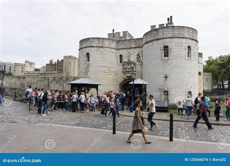 Tower of London in London, England, Tourists at Main Entrance Gate ...