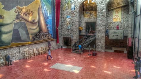 A Guide to the Dali Museum in Figueres | Wanderarti