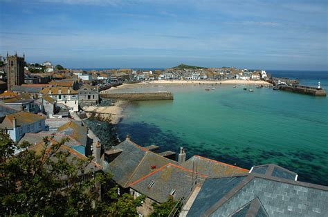 St Ives - view to the harbour | Cornwall Guide Images