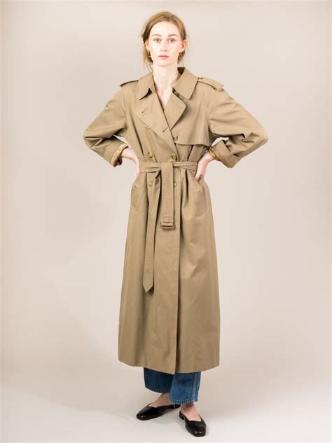 VINTAGE BURBERRY TRENCH COAT | Garmentory