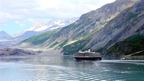 Alaska Cruise or Land Tour: Which Should You Do?