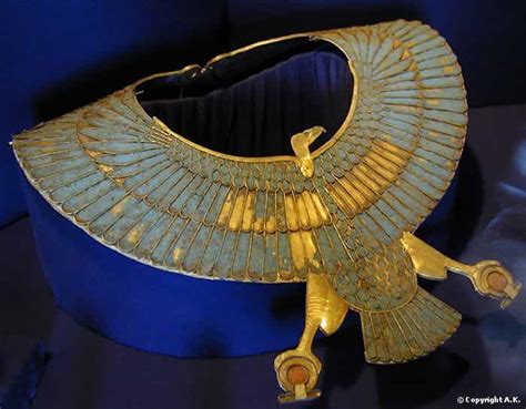 Photos of Lavish Pieces of ancient Egyptian jewelry