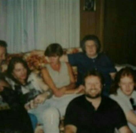 Axl with his family | Guns n roses, Axl rose, Guns and roses