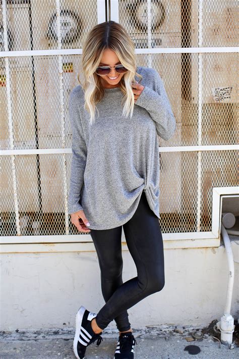 sporty outfits black and white #Sportyoutfits | Athleisure outfits, Outfits with leggings ...