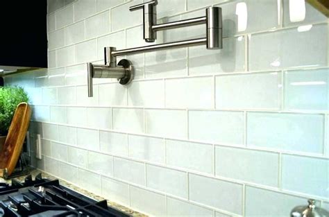 white glass tile.Lowes | Weißer fliesenspiegel, Fliesen küche, Fischgräten fliesenspiegel