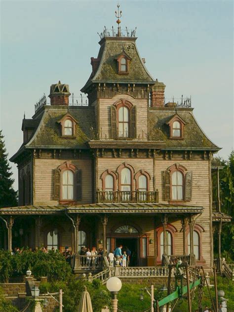 Phantom Manor - Wikipedia | Haunted mansion decor, Big mansions, Mansion aesthetic