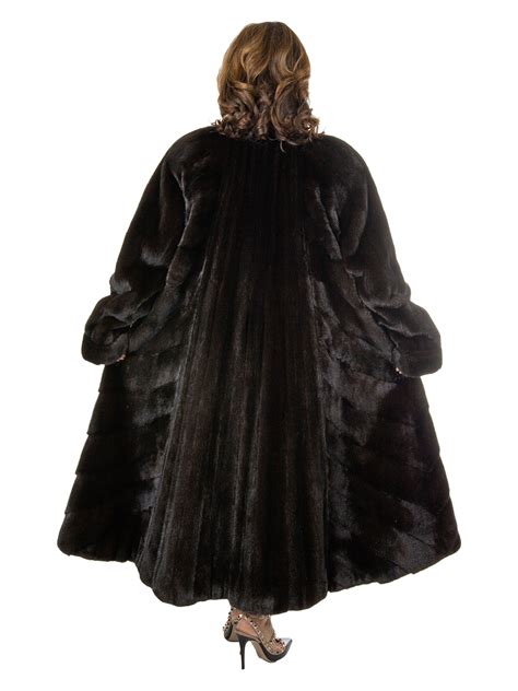 Woman's | Black| Diamond | Label | Female | Mink | Fur | Coat