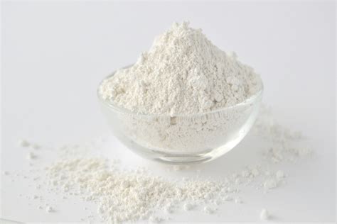 Kaolin Clay Mask: Benefits, Recipe, Side Effects, and Other Uses