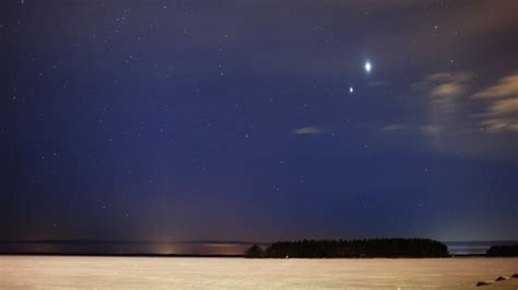 Jupiter and Venus to 'join' in the evening sky on Wednesday | CBC News