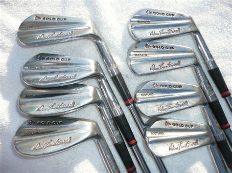 Dunlop Gold Cup irons (R/H, full set, 3-10) "Daw Fwsterwold ...